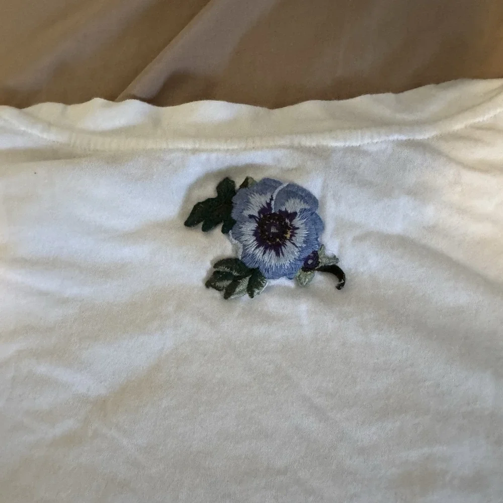 Gucci Back Thorn Flower Short Sleeve 2017 Vintage Logo T-Shirt Size S‎